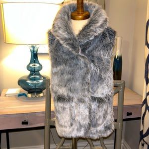 John Lewis faux fur vest SZ 6